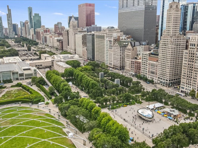 130 N Garland Ct #5101 Chicago, IL 60602