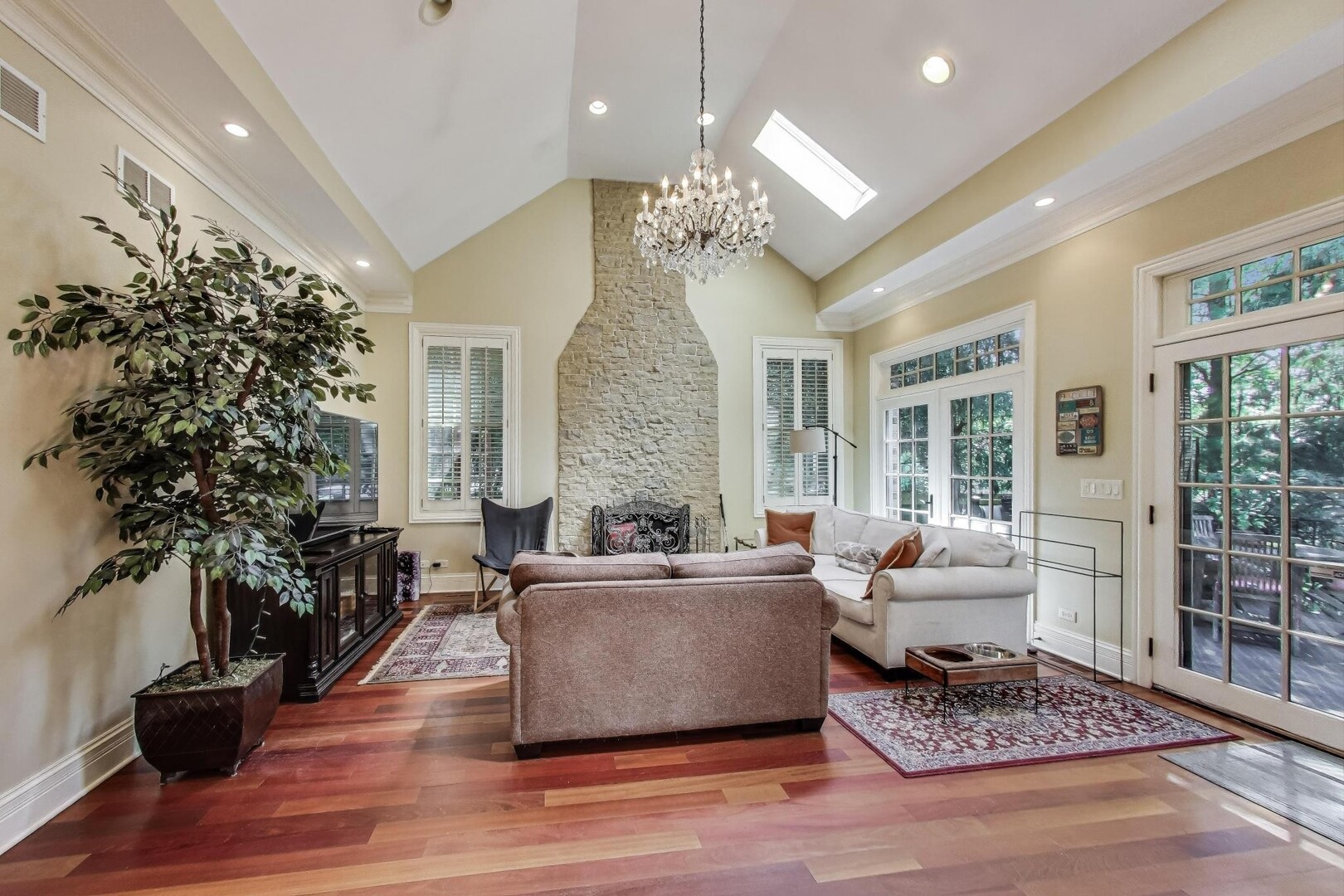 901 Pontiac Rd Wilmette, IL 60091