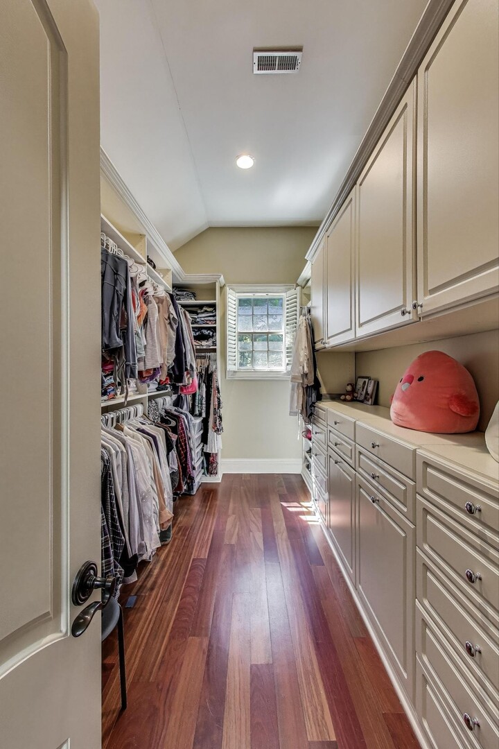 901 Pontiac Rd Wilmette, IL 60091