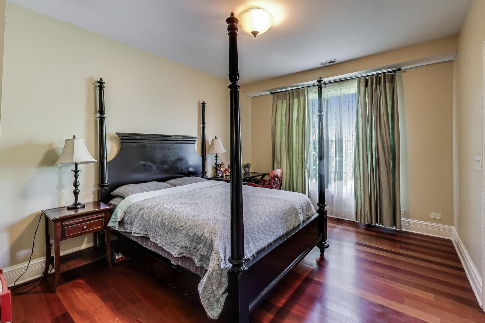 901 Pontiac Rd Wilmette, IL 60091