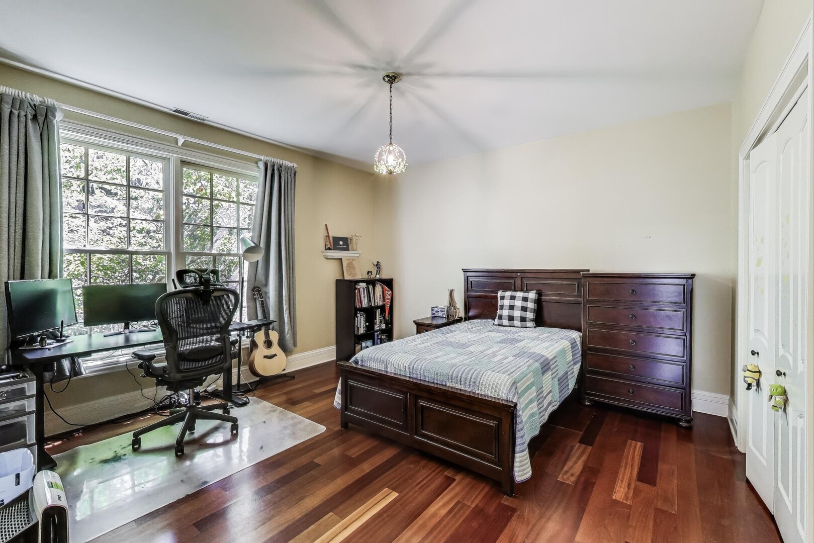 901 Pontiac Rd Wilmette, IL 60091