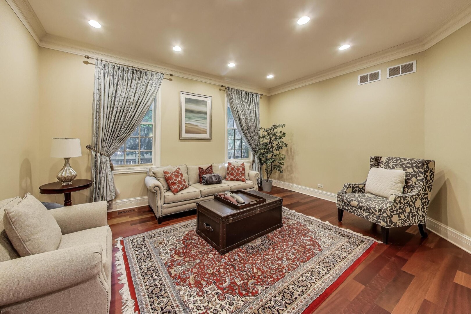 901 Pontiac Rd Wilmette, IL 60091