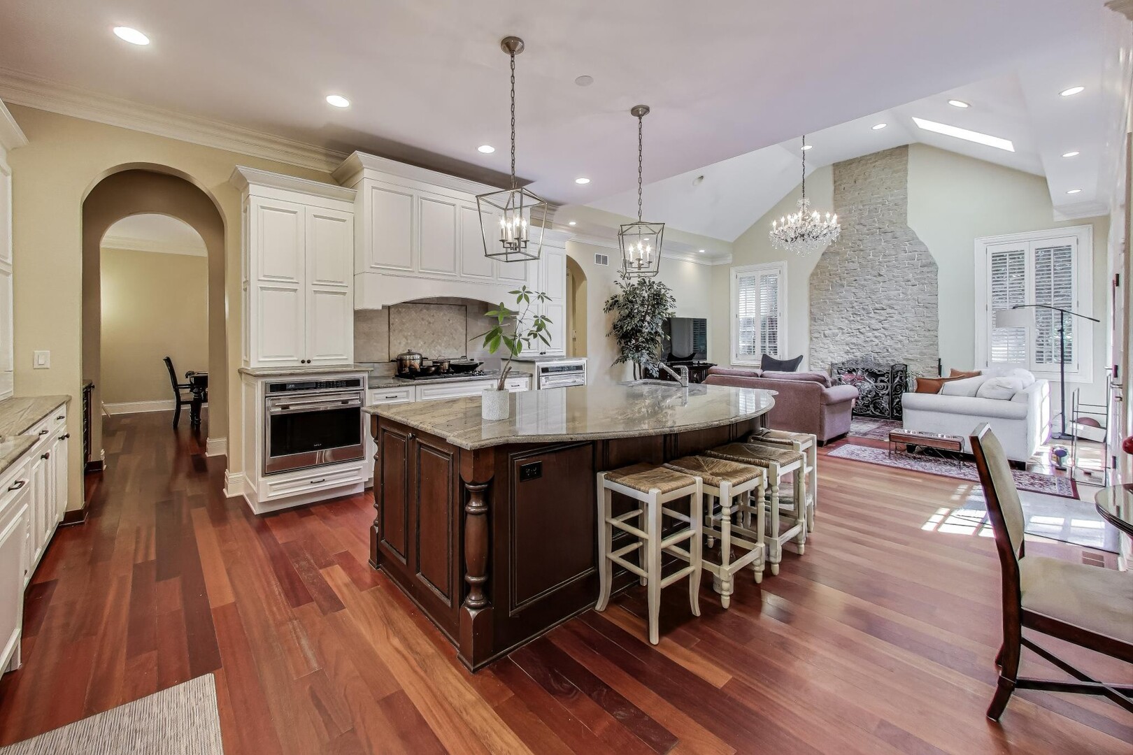 901 Pontiac Rd Wilmette, IL 60091