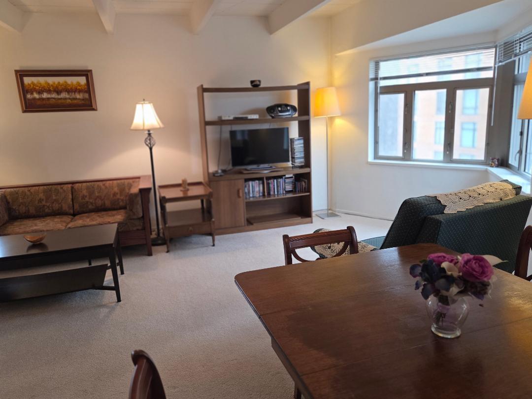 1862 Sherman Ave #6NW Evanston, IL 60201