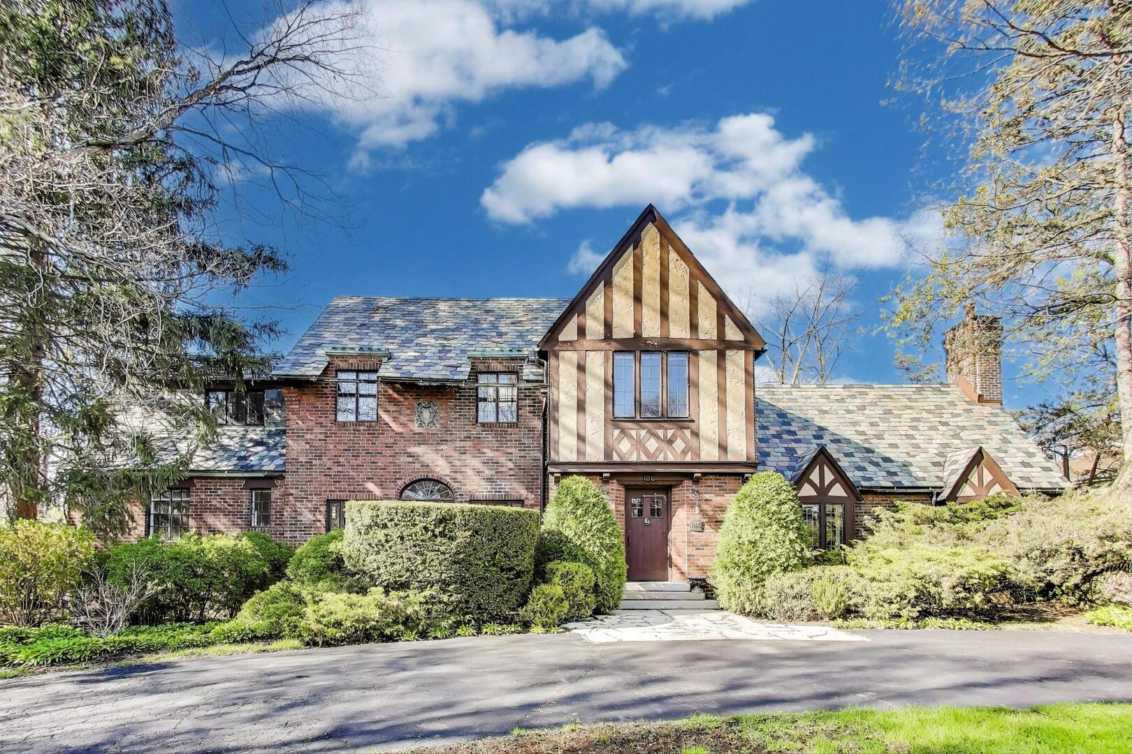 186 S DEERE Park Dr