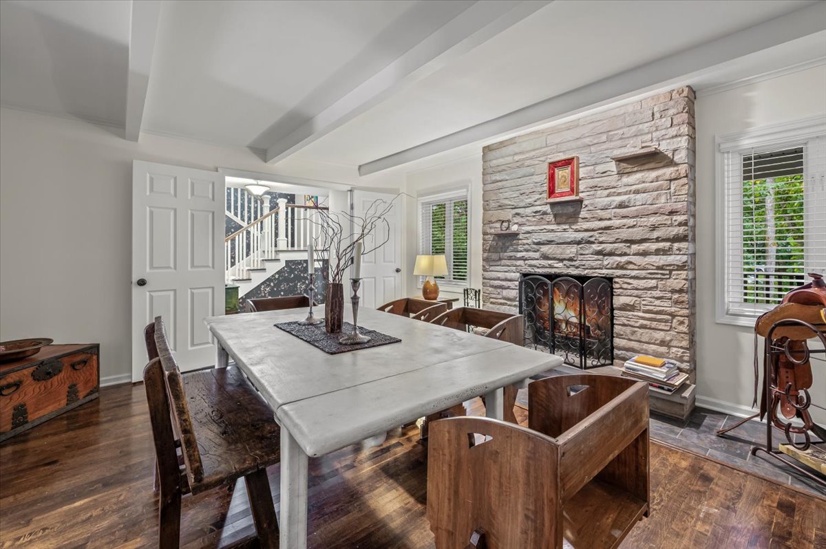 23276 N Birchwood Ln Deerfield, IL 60015