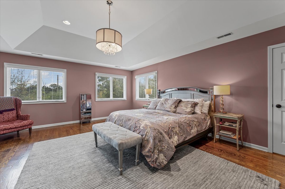 23276 N Birchwood Ln Deerfield, IL 60015