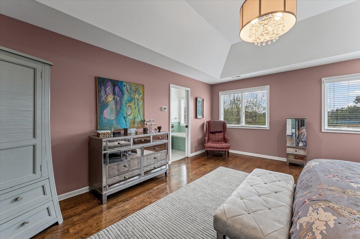 23276 N Birchwood Ln Deerfield, IL 60015