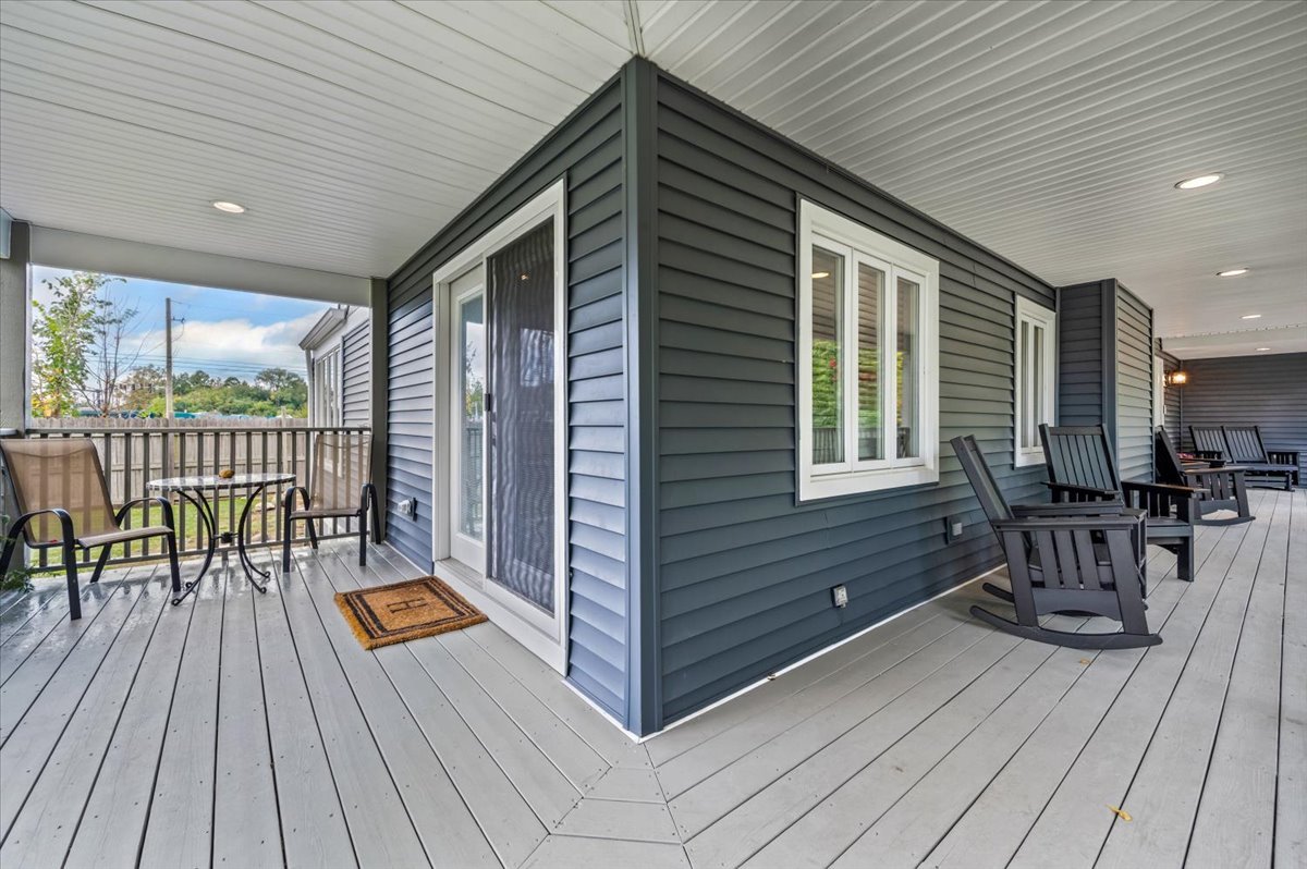 23276 N Birchwood Ln Deerfield, IL 60015