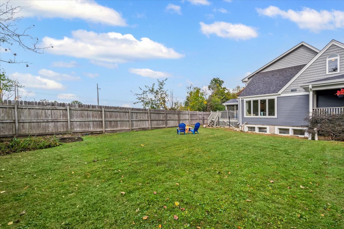 23276 N Birchwood Ln Deerfield, IL 60015