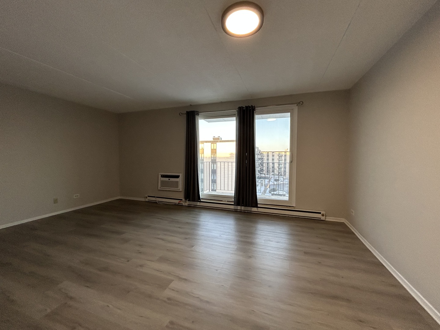 9731 N Fox Glen Dr #5C Niles, IL 60714