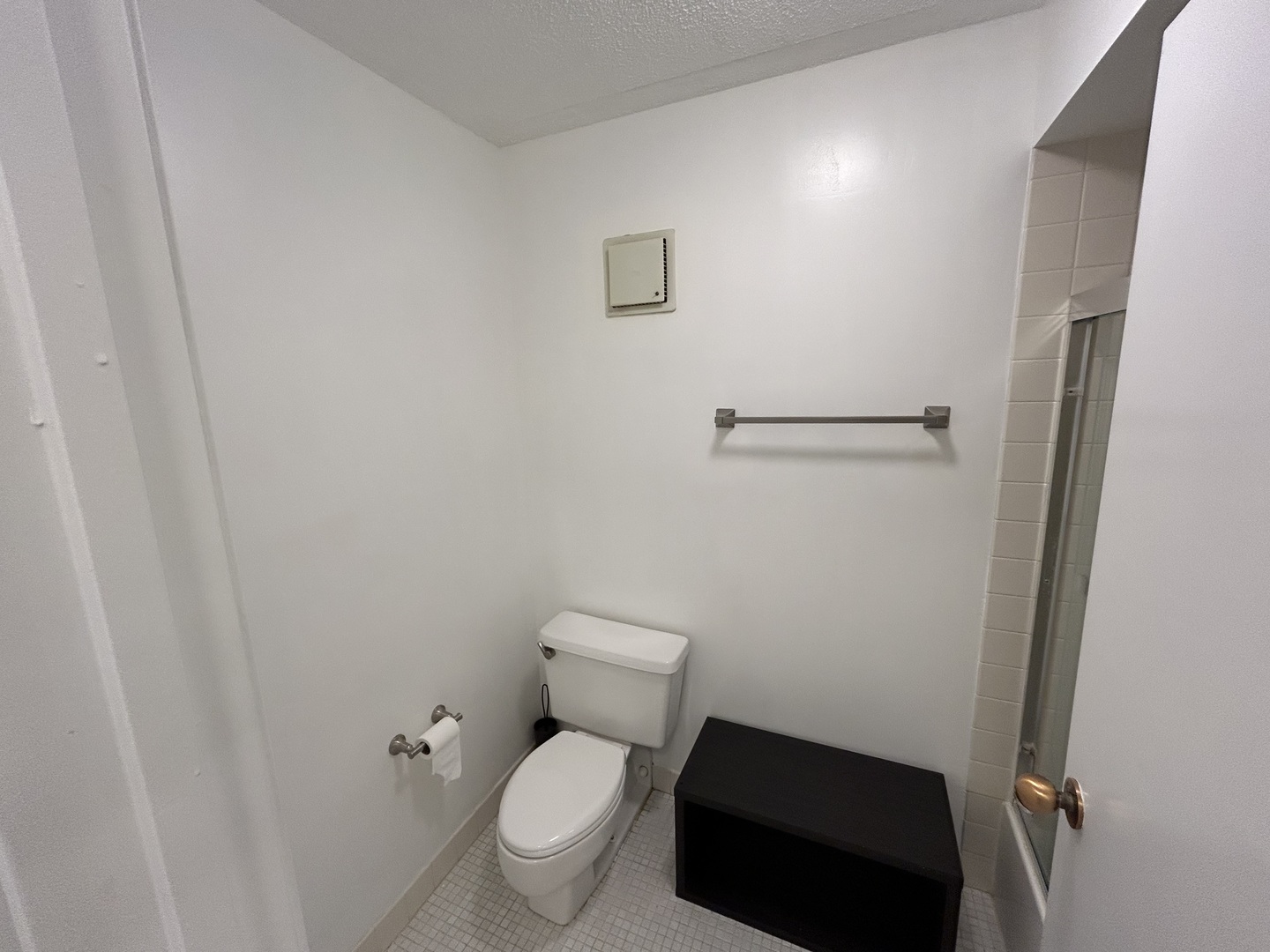 9731 N Fox Glen Dr #5C Niles, IL 60714