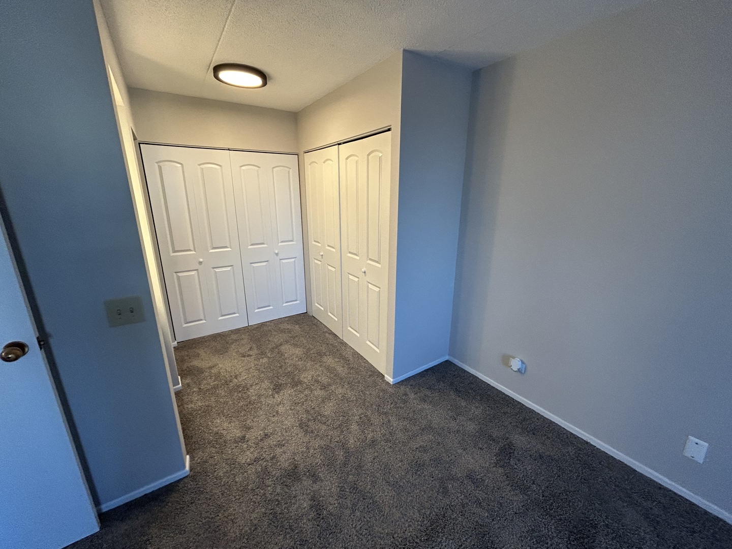 9731 N Fox Glen Dr #5C Niles, IL 60714