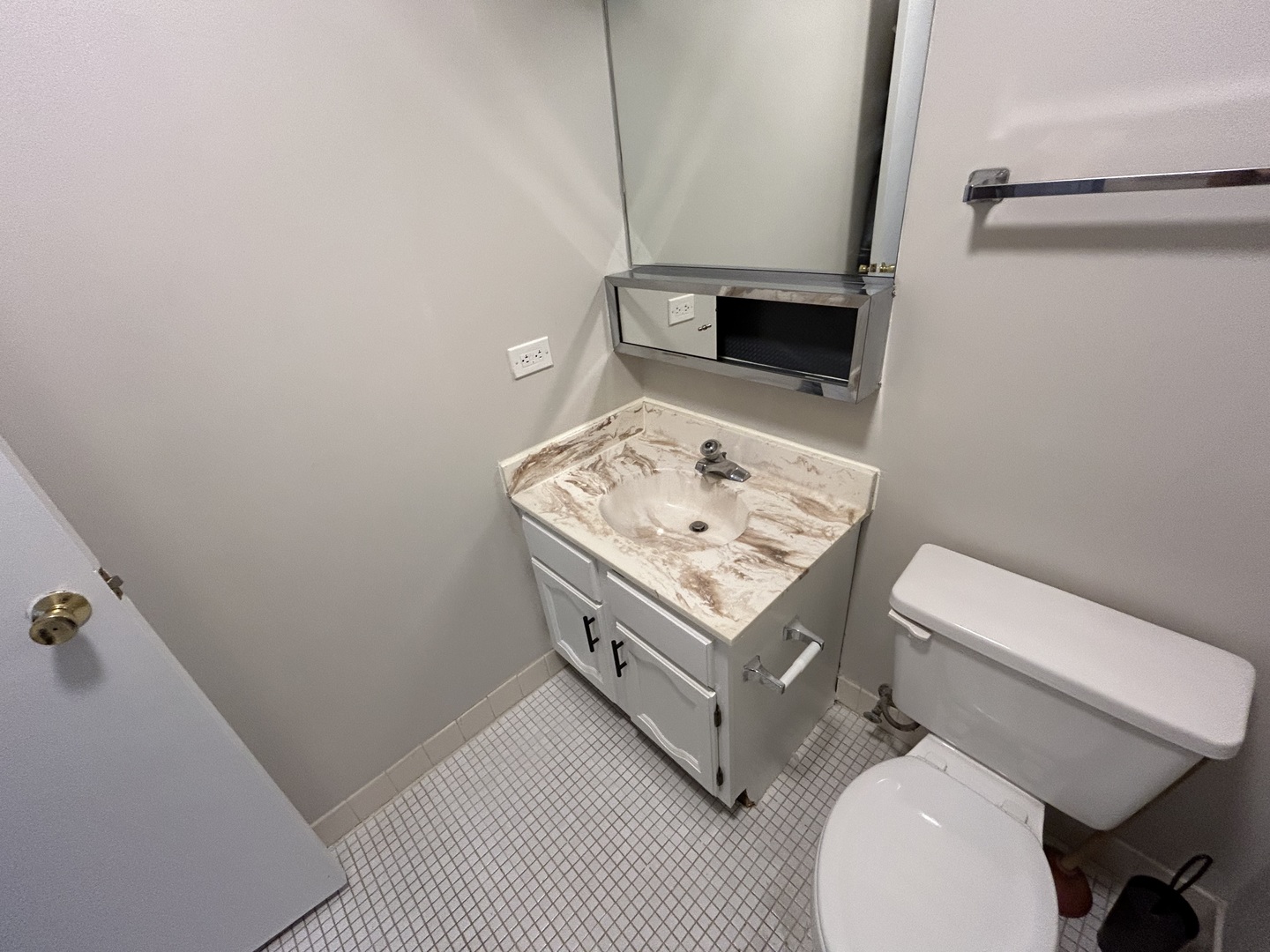 9731 N Fox Glen Dr #5C Niles, IL 60714