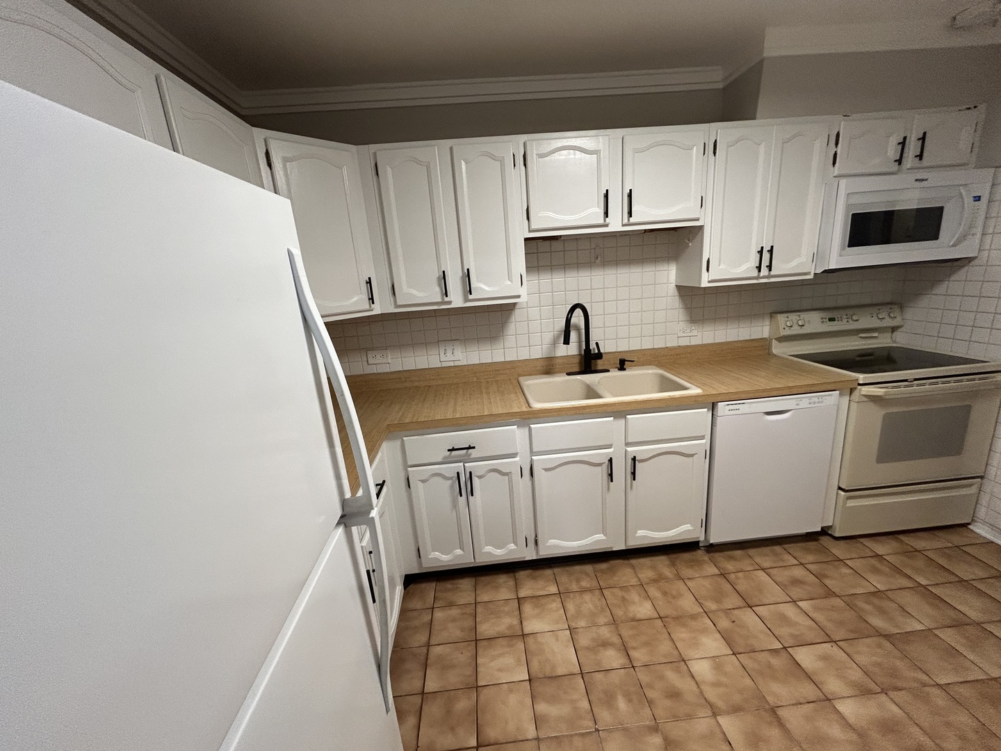 9731 N Fox Glen Dr #5C Niles, IL 60714