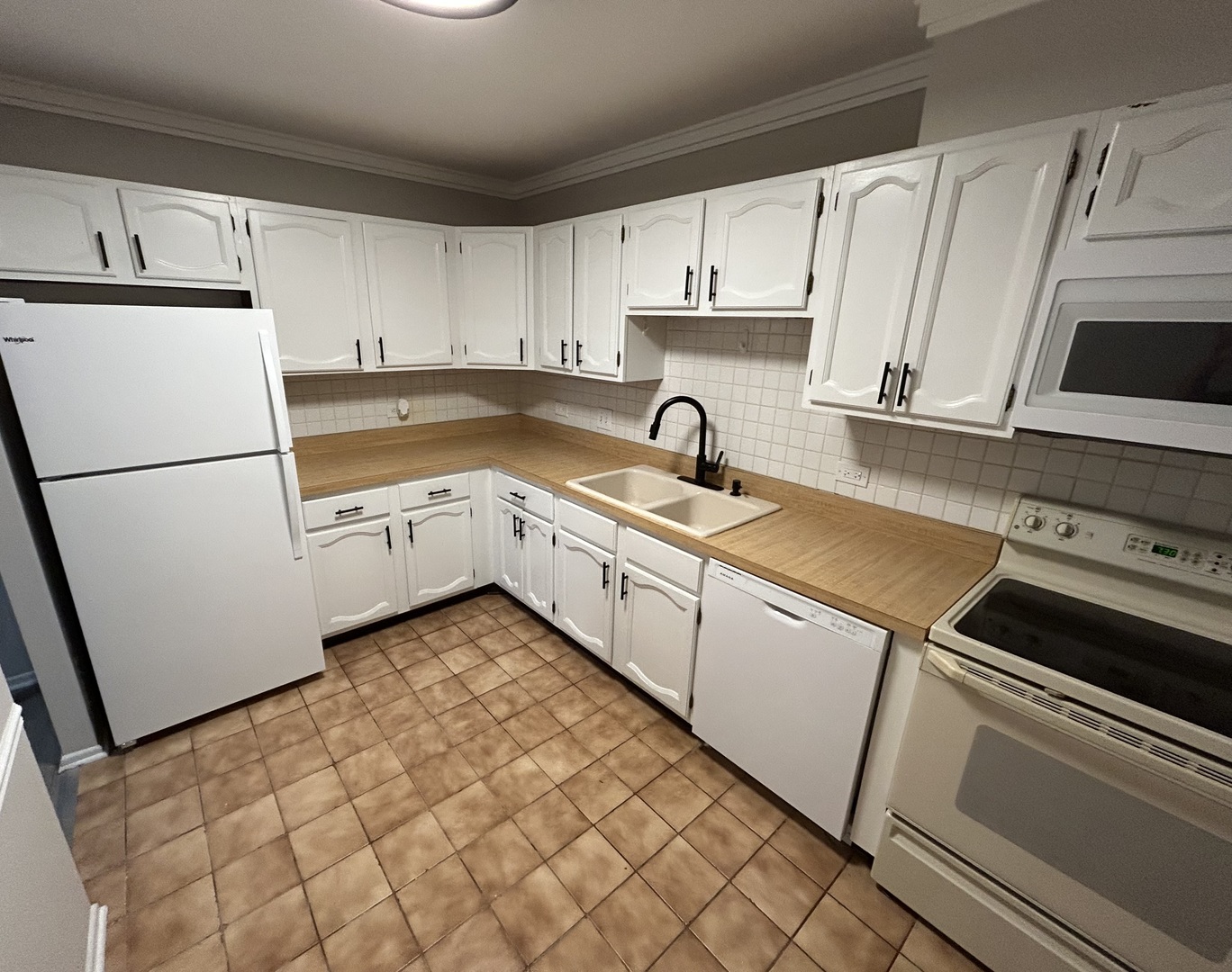 9731 N Fox Glen Dr #5C Niles, IL 60714