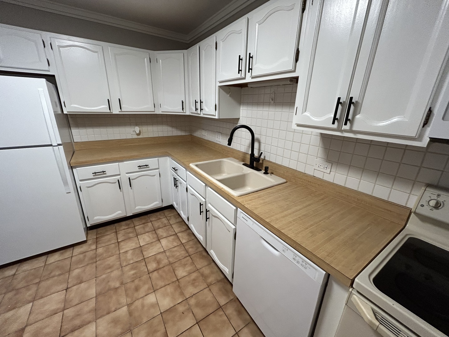 9731 N Fox Glen Dr #5C Niles, IL 60714