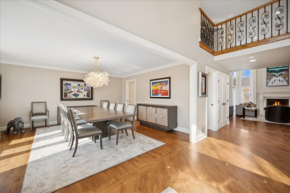 2551 Hybernia Dr Highland Park, IL 60035