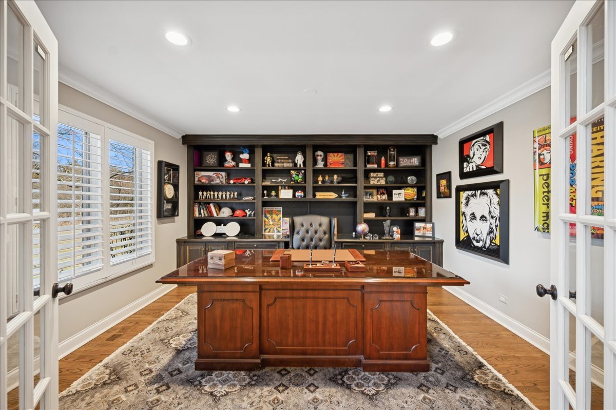 2551 Hybernia Dr Highland Park, IL 60035