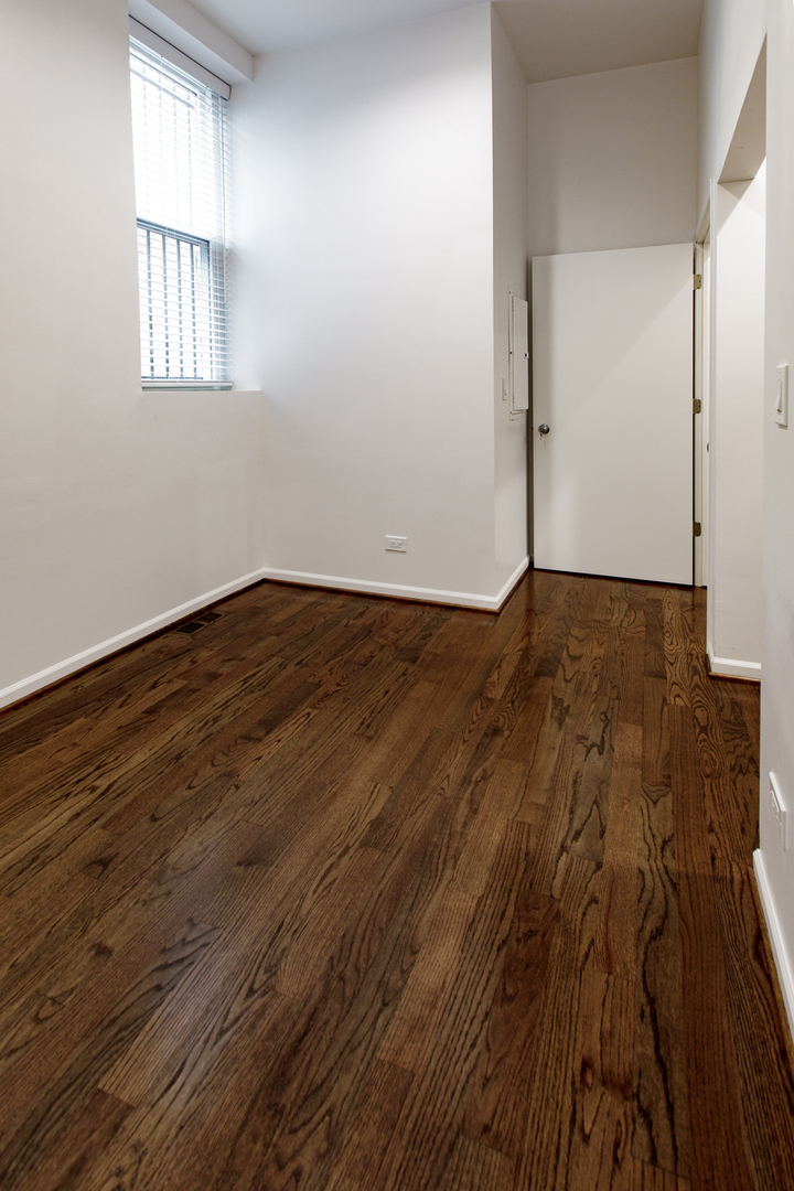 2216 W Taylor St #1F Chicago, IL 60612