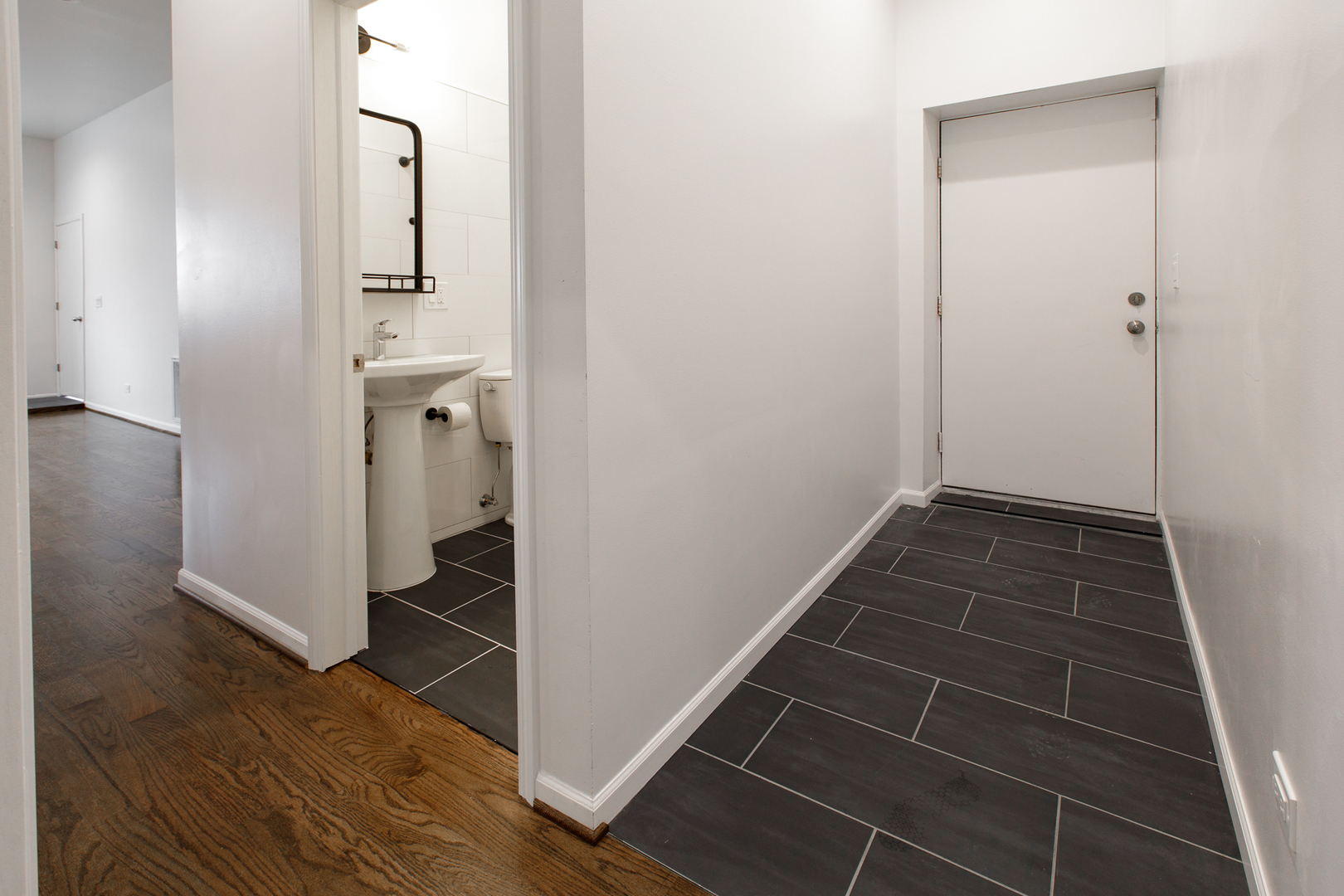 2216 W Taylor St #1F Chicago, IL 60612