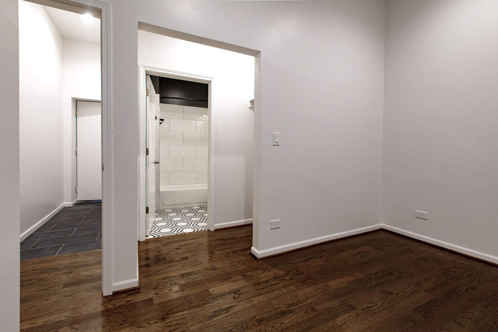 2216 W Taylor St #1F Chicago, IL 60612