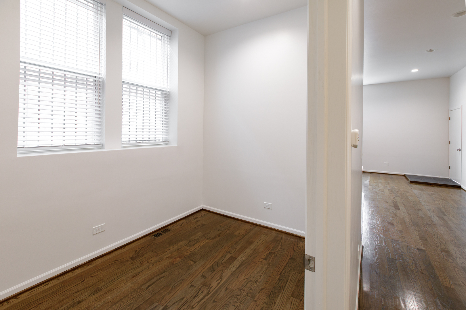 2216 W Taylor St #1F Chicago, IL 60612