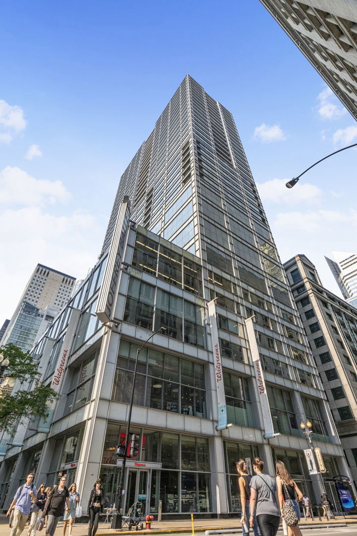 8 E Randolph St #1401