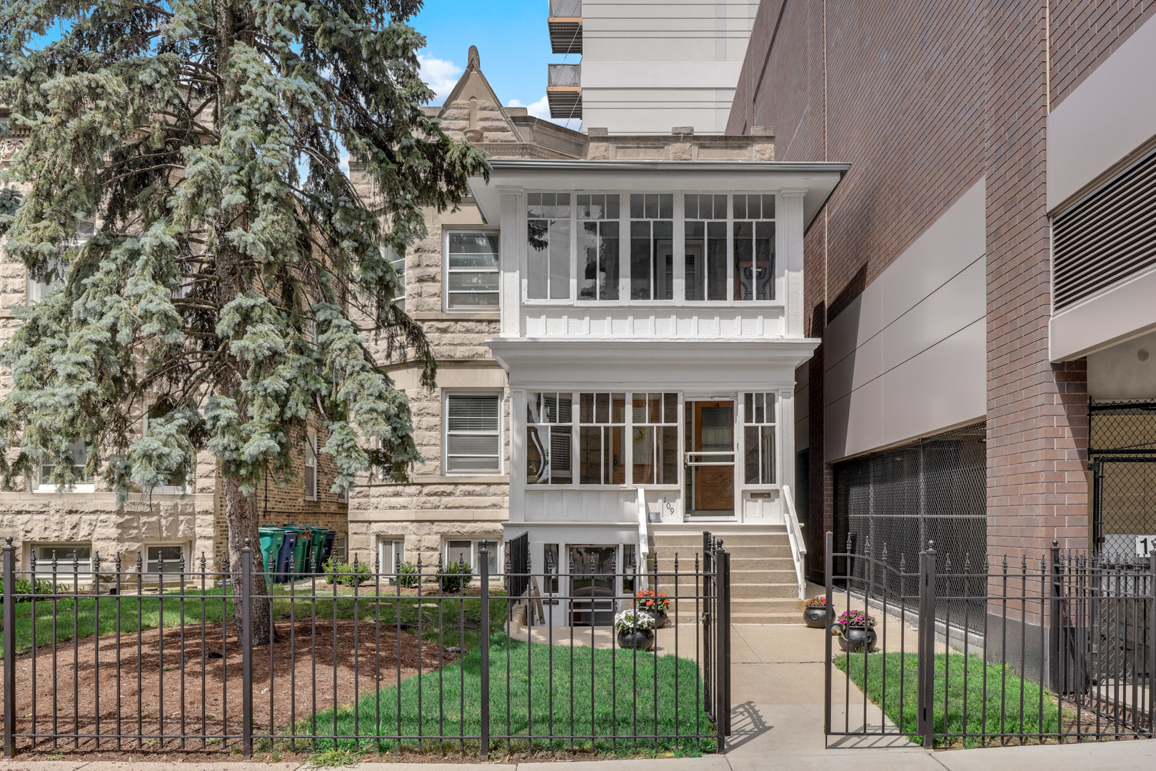 109 S Maple Ave