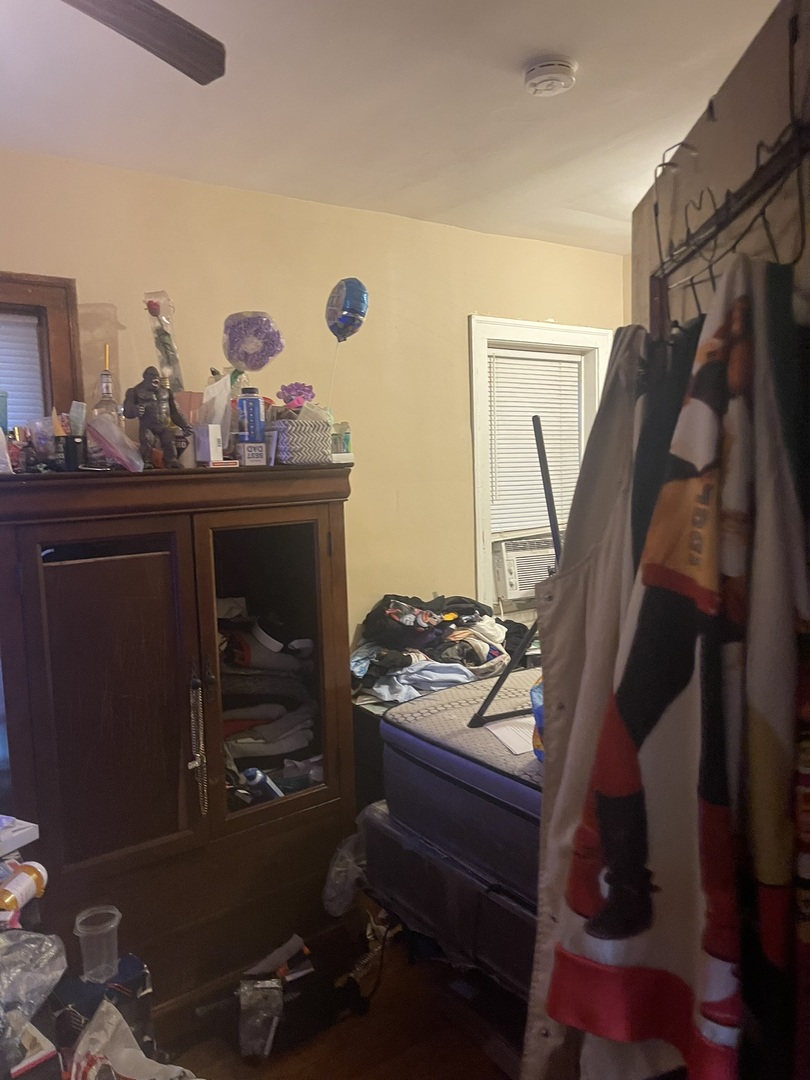 6953 S Artesian Ave Chicago, IL 60629