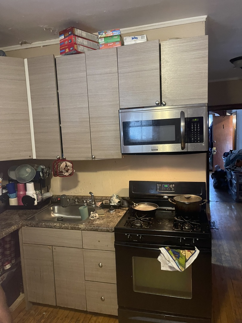 6953 S Artesian Ave Chicago, IL 60629