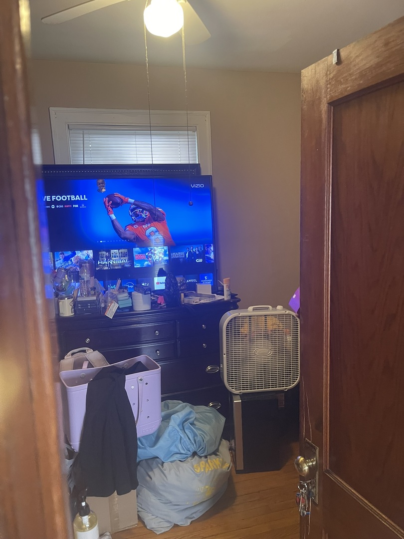 6953 S Artesian Ave Chicago, IL 60629