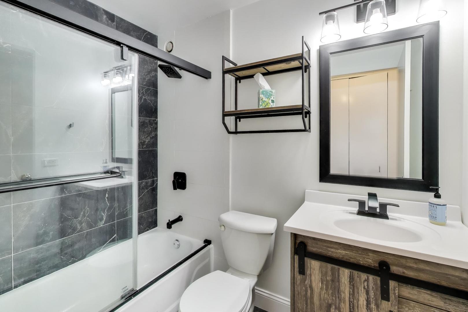 899 S Plymouth Ct #1005 Chicago, IL 60605