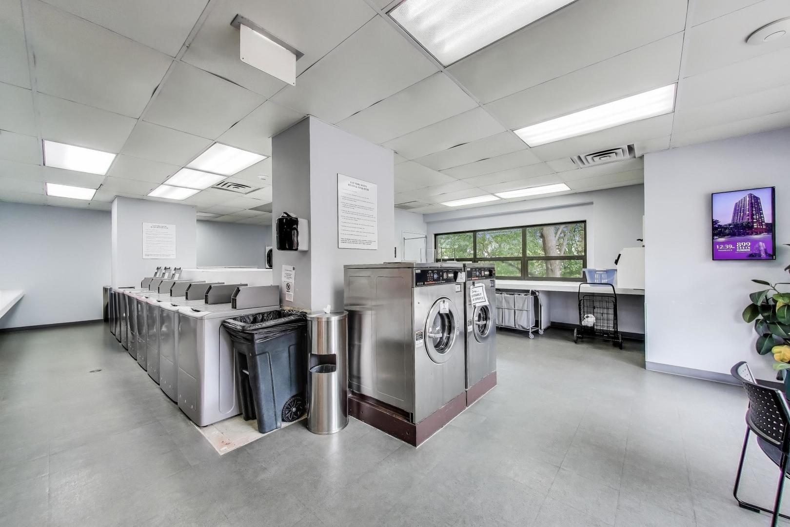 899 S Plymouth Ct #1005 Chicago, IL 60605