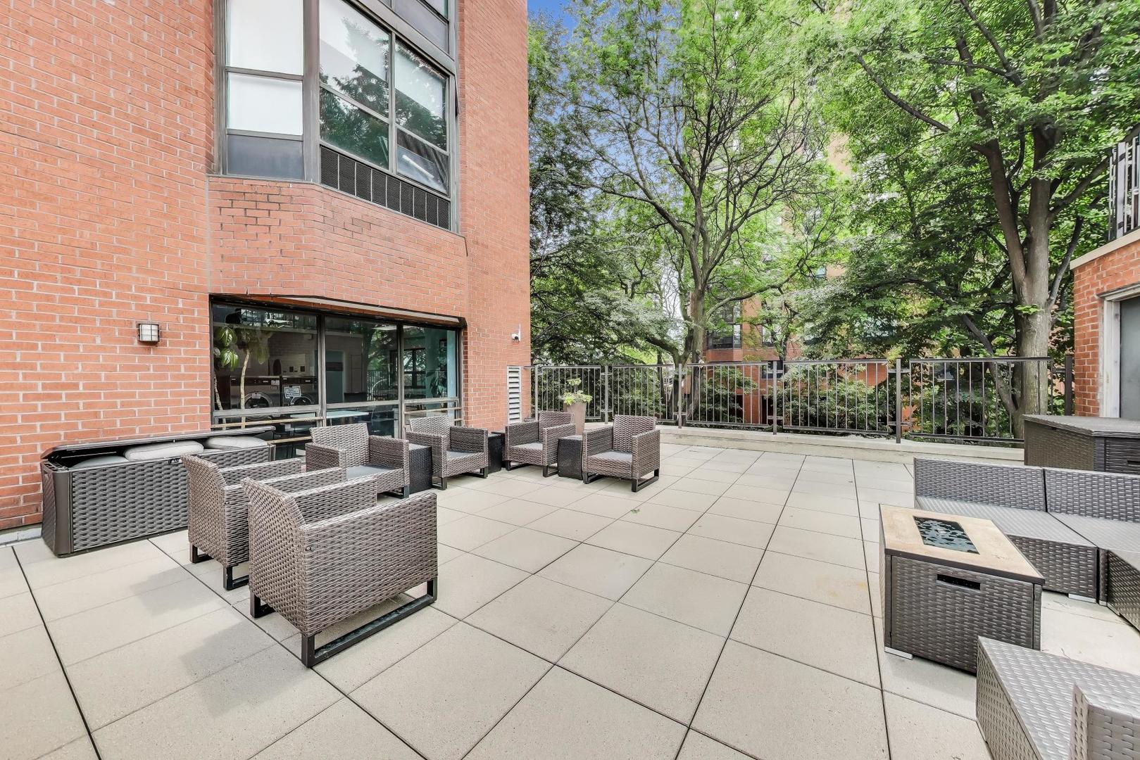 899 S Plymouth Ct #1005 Chicago, IL 60605