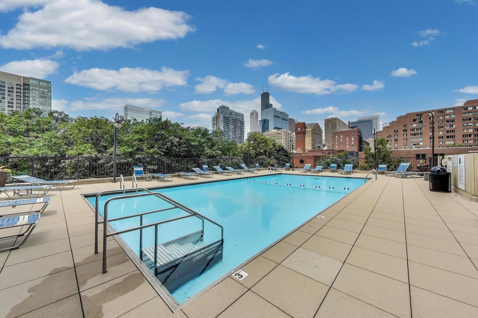 899 S Plymouth Ct #1005 Chicago, IL 60605