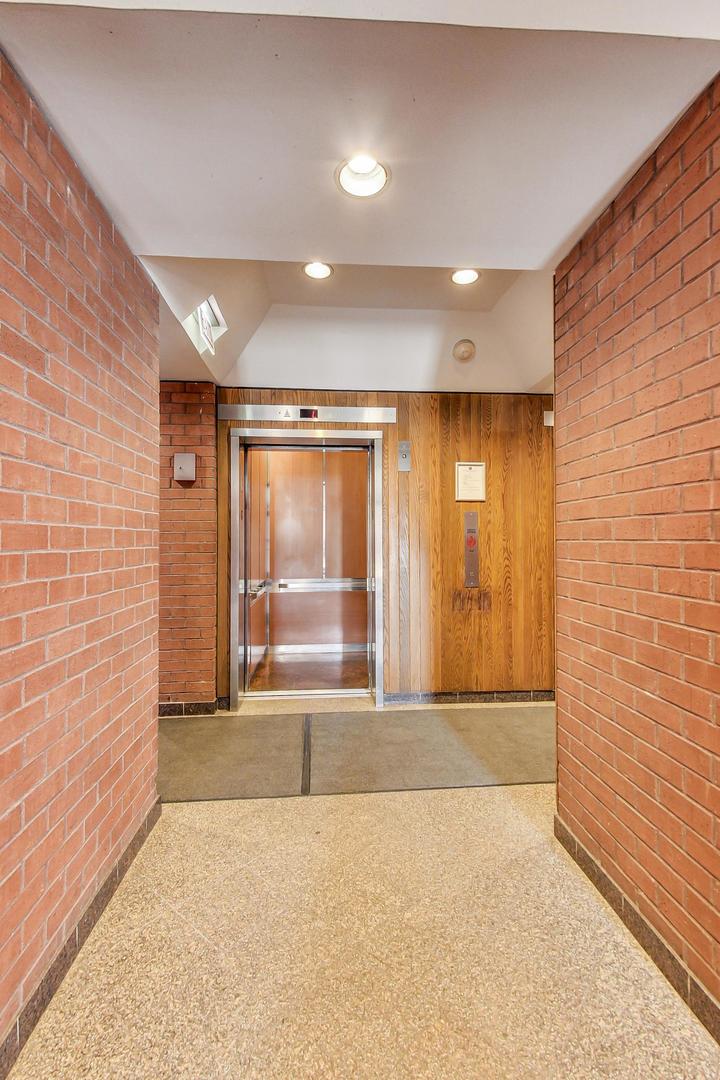 899 S Plymouth Ct #1005 Chicago, IL 60605