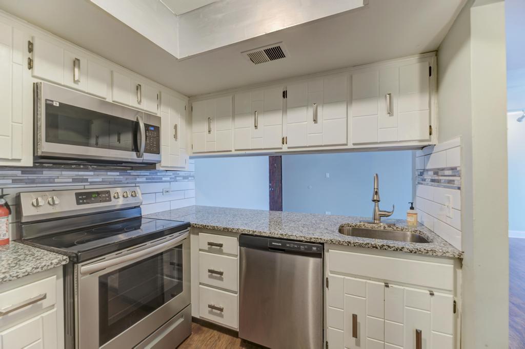 830 Elder Rd #B303 Homewood, IL 60430