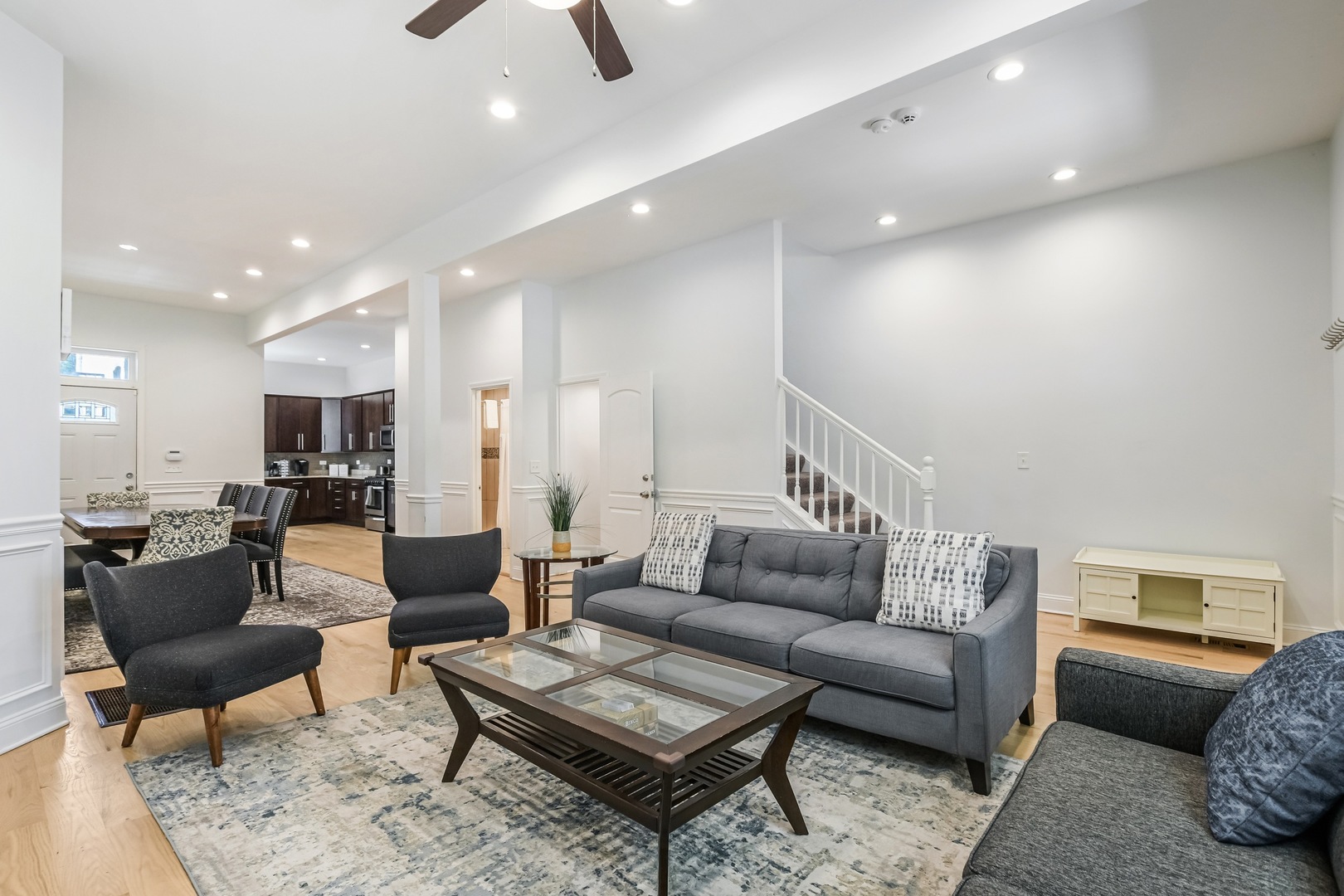 4244 S Prairie Ave Chicago, IL 60653