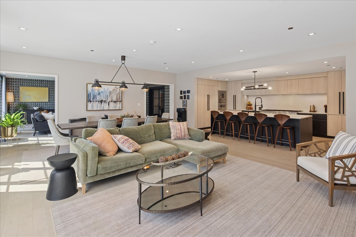 1400 W Monroe St #2A Chicago, IL 60607