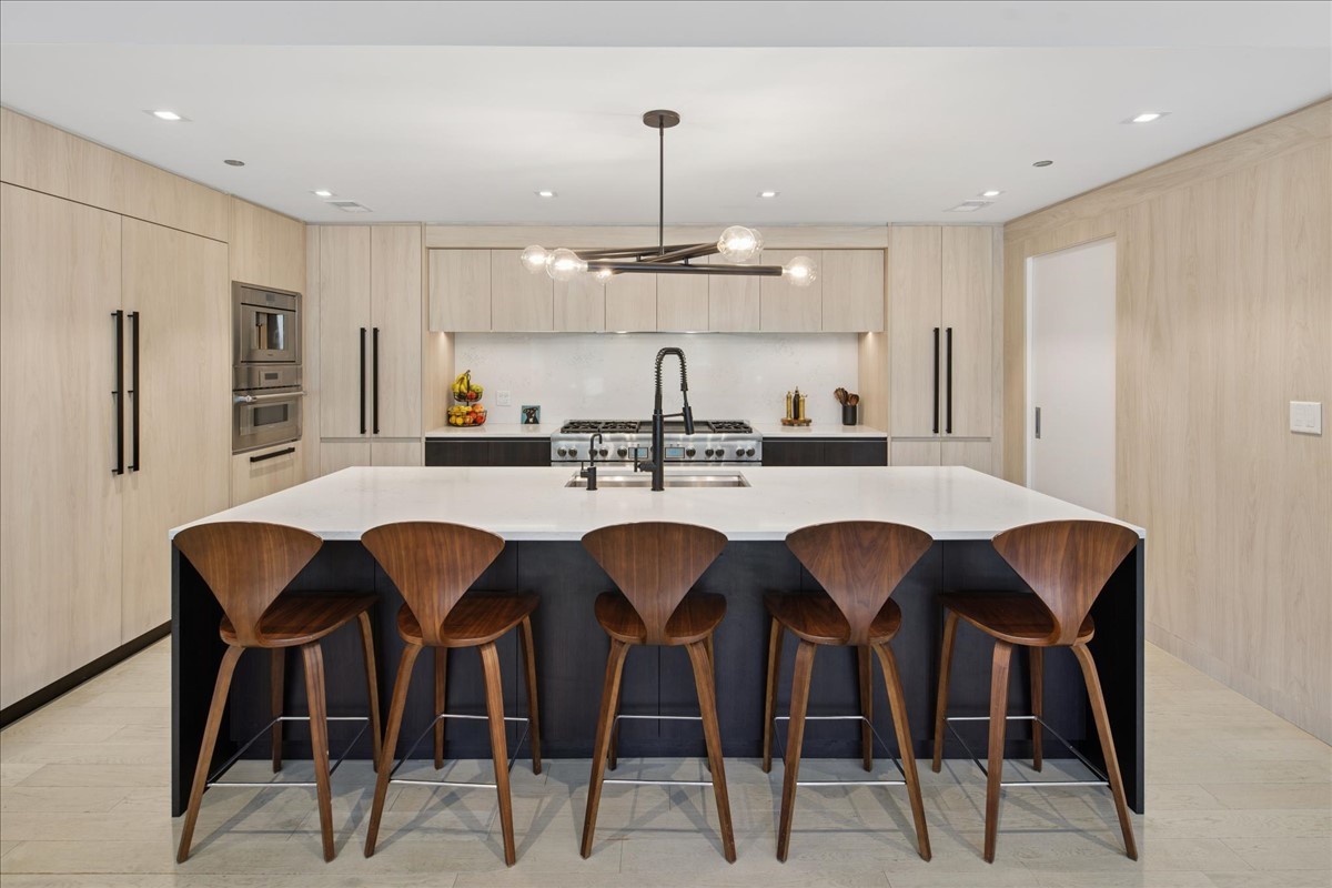 1400 W Monroe St #2A Chicago, IL 60607