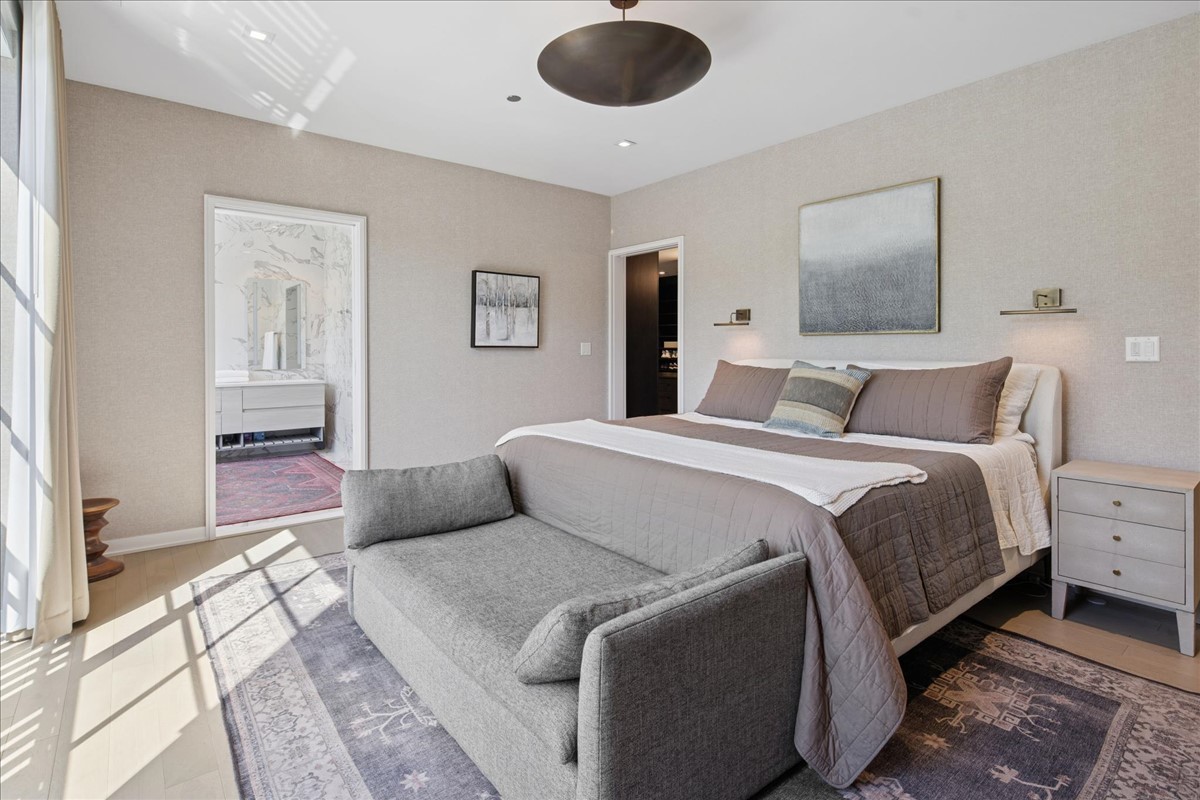 1400 W Monroe St #2A Chicago, IL 60607