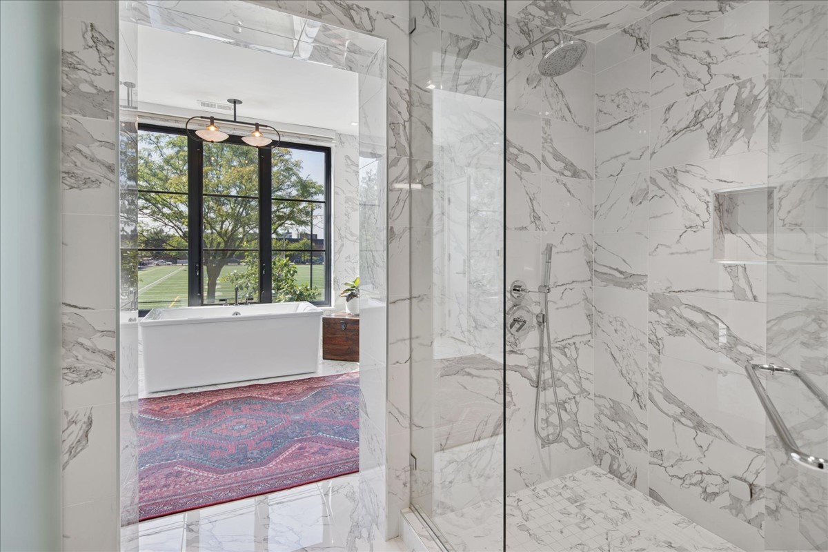 1400 W Monroe St #2A Chicago, IL 60607