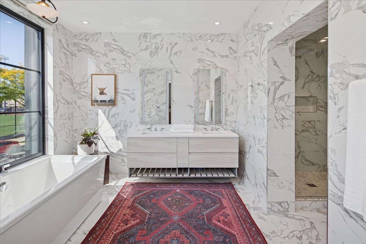 1400 W Monroe St #2A Chicago, IL 60607