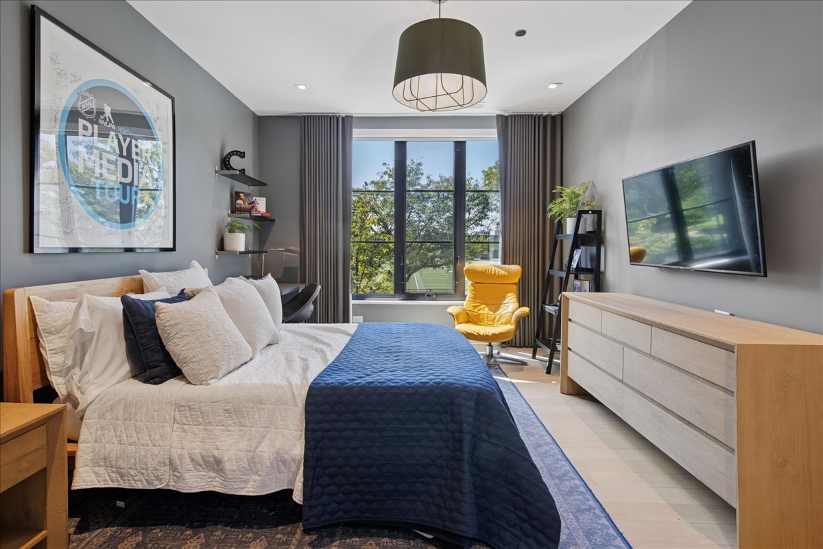 1400 W Monroe St #2A Chicago, IL 60607