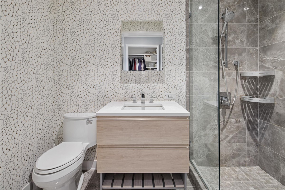 1400 W Monroe St #2A Chicago, IL 60607