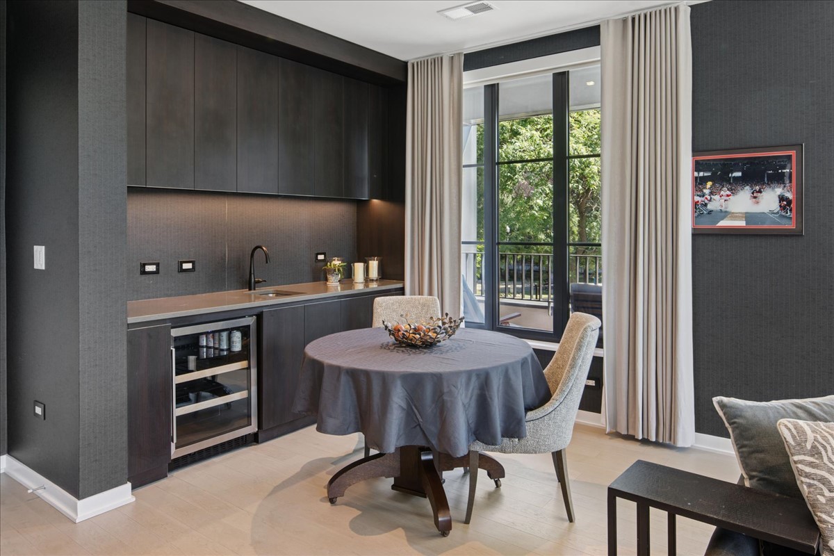 1400 W Monroe St #2A Chicago, IL 60607