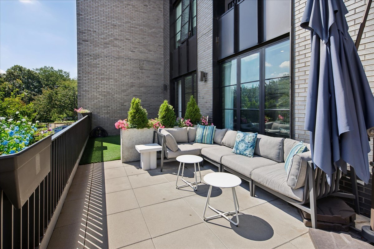 1400 W Monroe St #2A Chicago, IL 60607