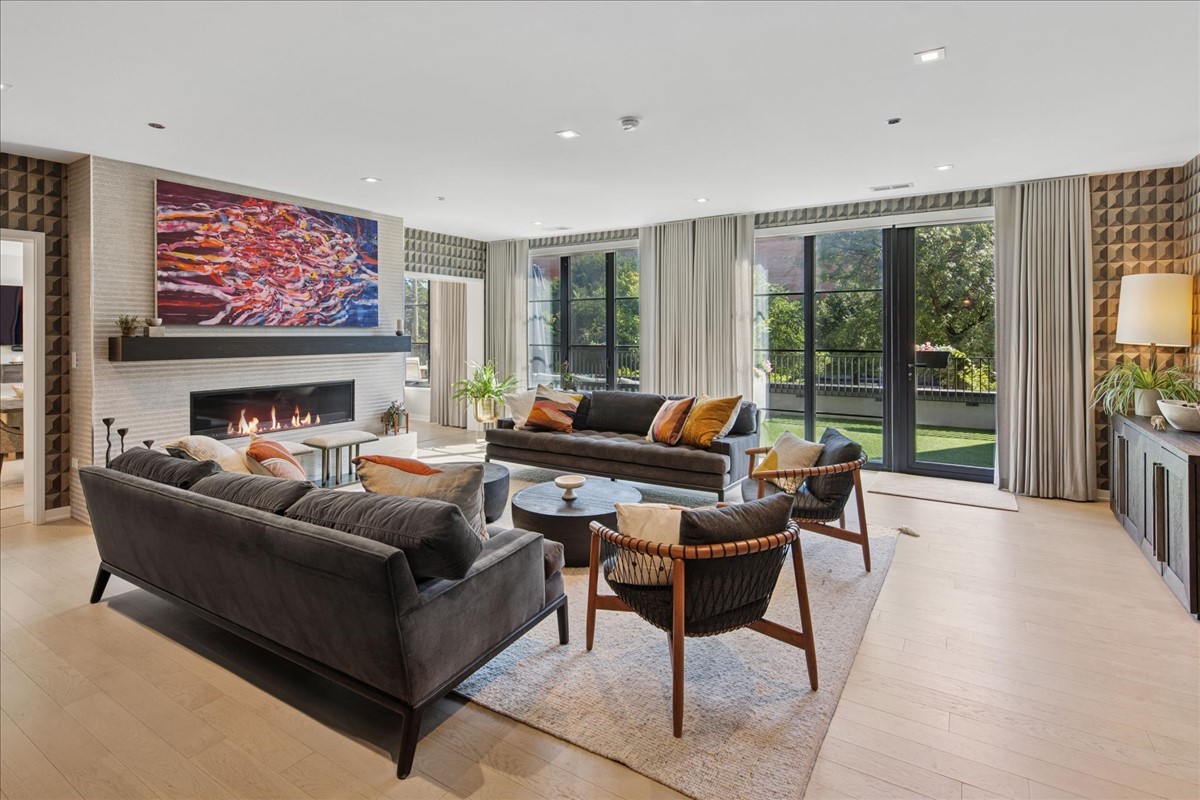 1400 W Monroe St #2A Chicago, IL 60607