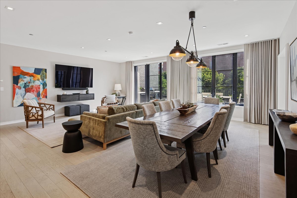 1400 W Monroe St #2A Chicago, IL 60607